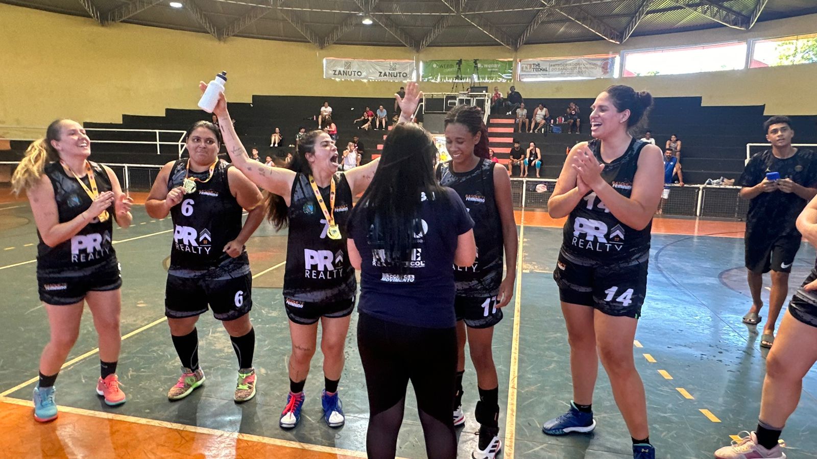 A grande final entre Ourinhos Basquetes e Basquete Feminino Araçatuba